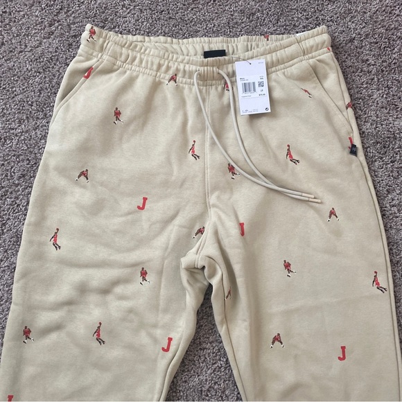 Jordan Essentials Holiday Fleece Pants Men’s 2XL All Over Print DV9390-206 NWT - Picture 3 of 5